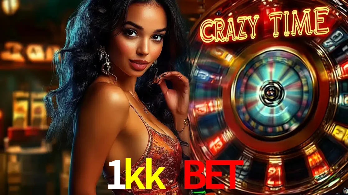 Mulher elegante ao lado da vibrante roda da fortuna do jogo de cassino ao vivo Crazy Time, um dos game shows mais populares e cheios de prêmios do 1kk bet.